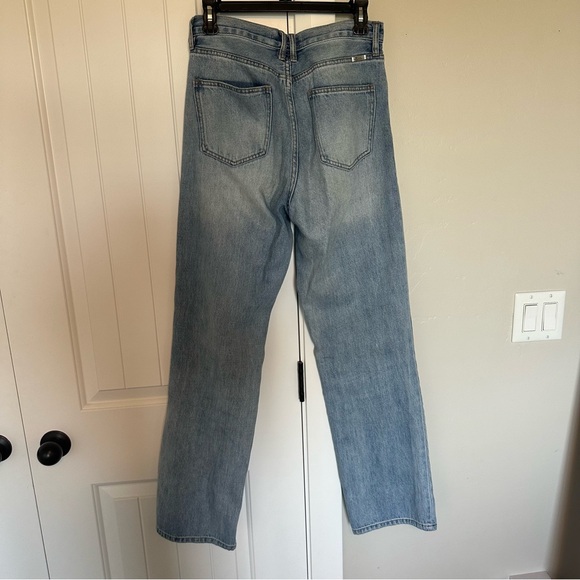 KanCan jeans with asymmetrical button - Picture 3 of 3